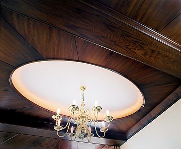 luxusní dřevěné obložení stropu