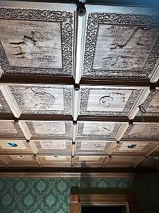 luxusní dřevěný obklad stropu na míru