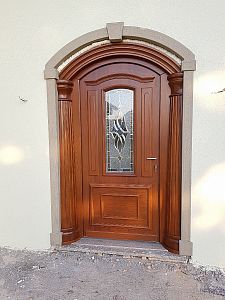 VD005 Vchodové dveře