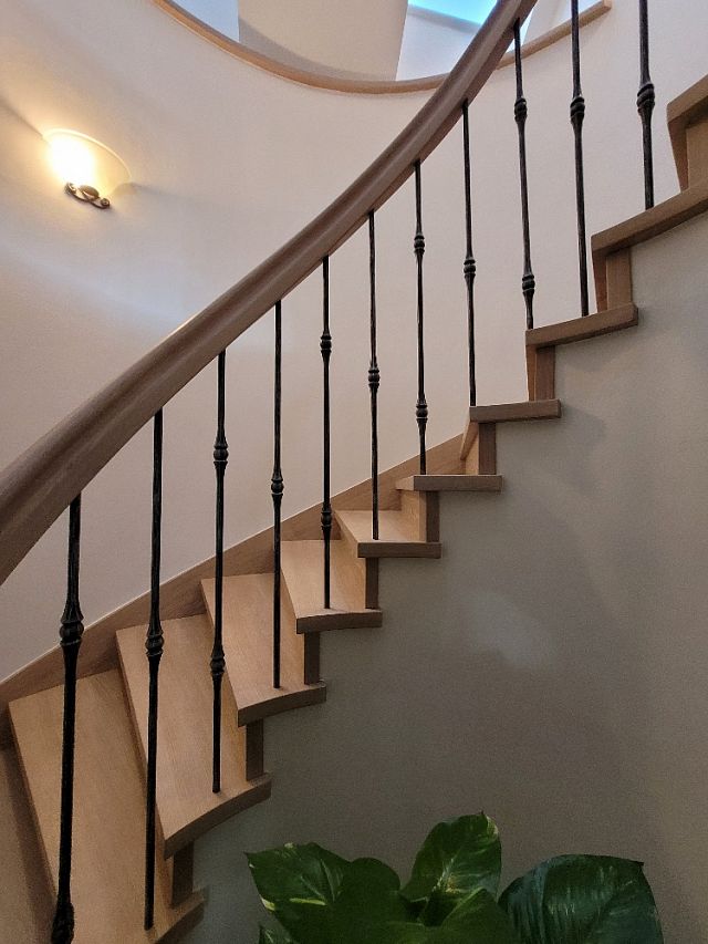 Obloukové schodiště