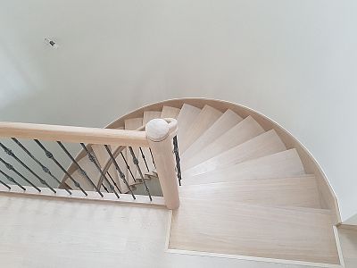 061 Obloukové schodiště