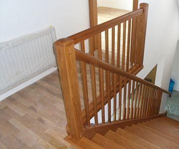 130 Přímé schodiště