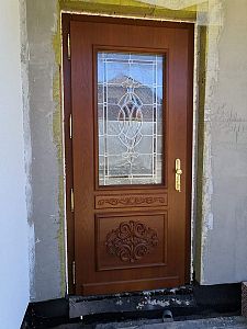 Entrance doors