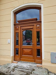 Entrance doors