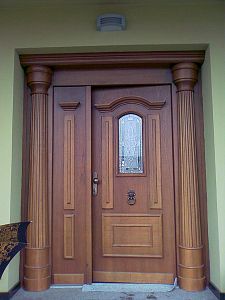 Entrance doors