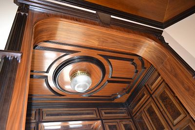 luxusní dřevěný obklad stropu