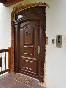 VD040 Vchodové dveře